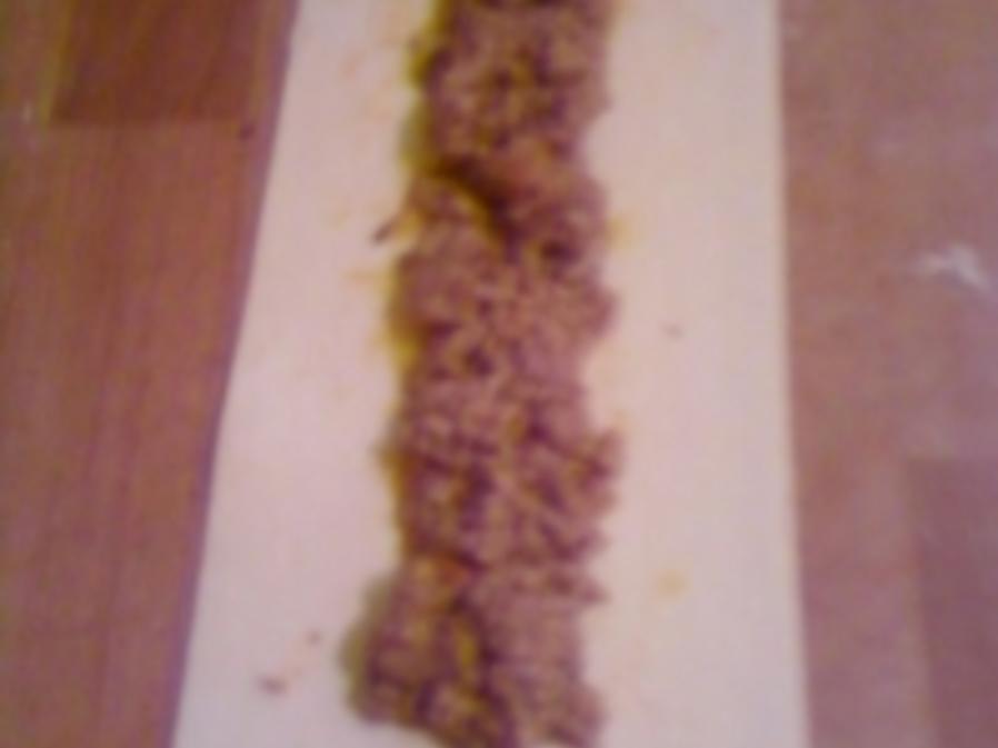 Blätterteig gefüllt mit Hackfleisch und Morzarella Käse - einfach - 286 ...
