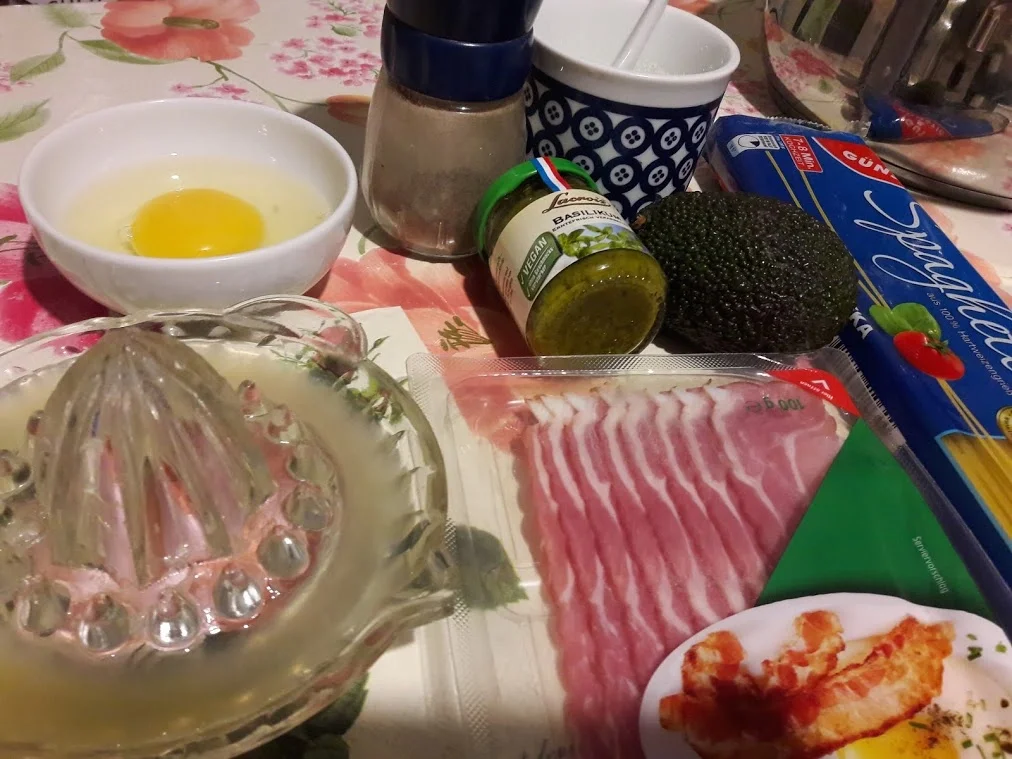 Rezept: Spaghetti mit Avocadosoße Bild Nr. 9917 Spaghetti mit Avocadosoße - Rezept - Bild Nr. 9917