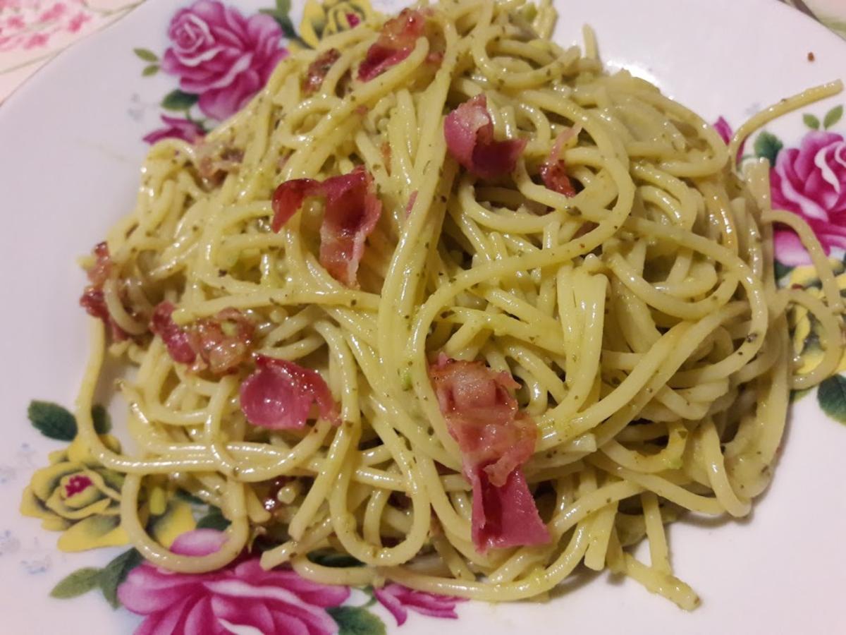 Spaghetti mit Avocadosoße - Rezept - Bild Nr. 9924