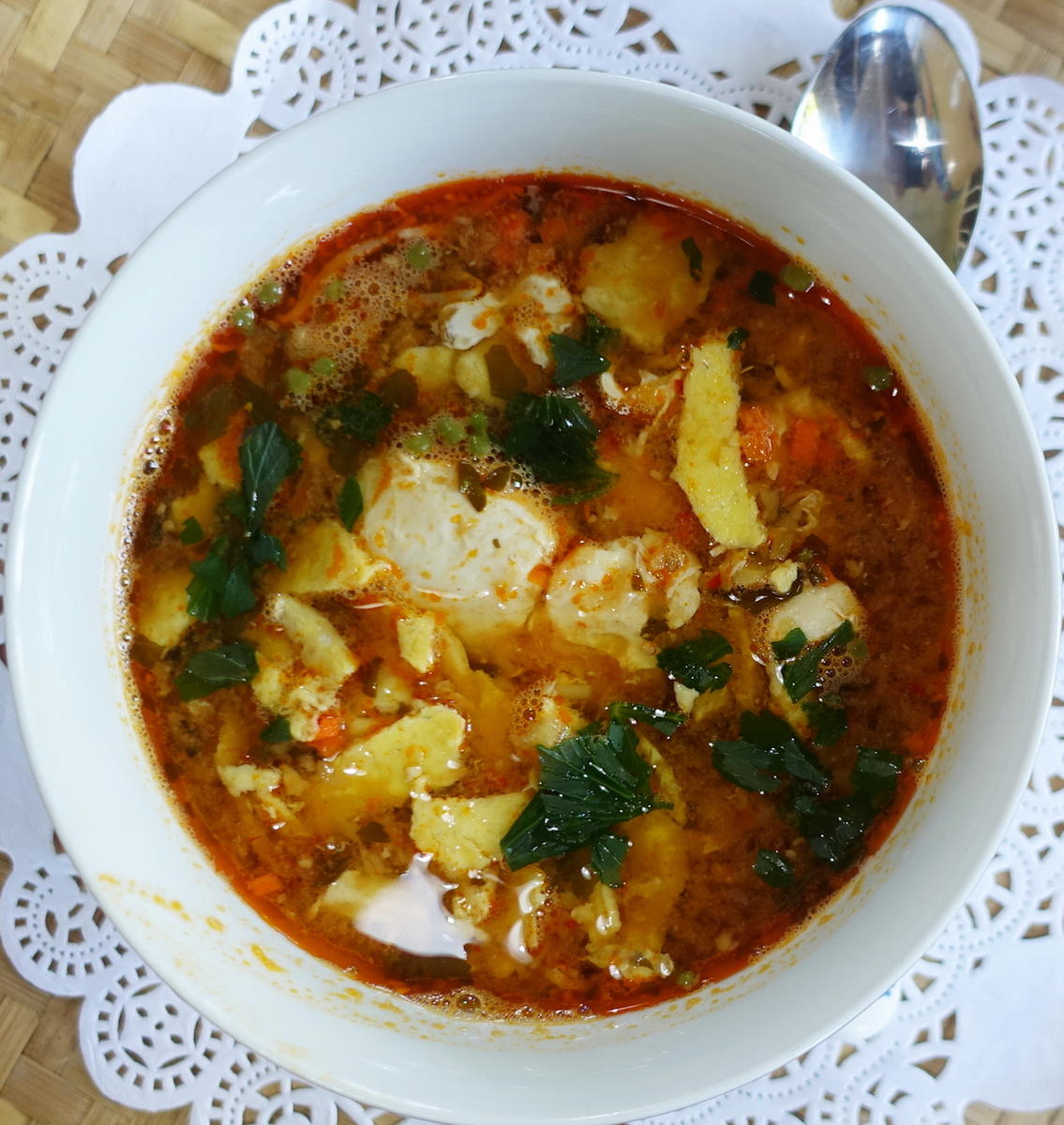 Chinesische Huhnersuppe Mit Ei Und Mungokeimlingen Rezept Kochbar De