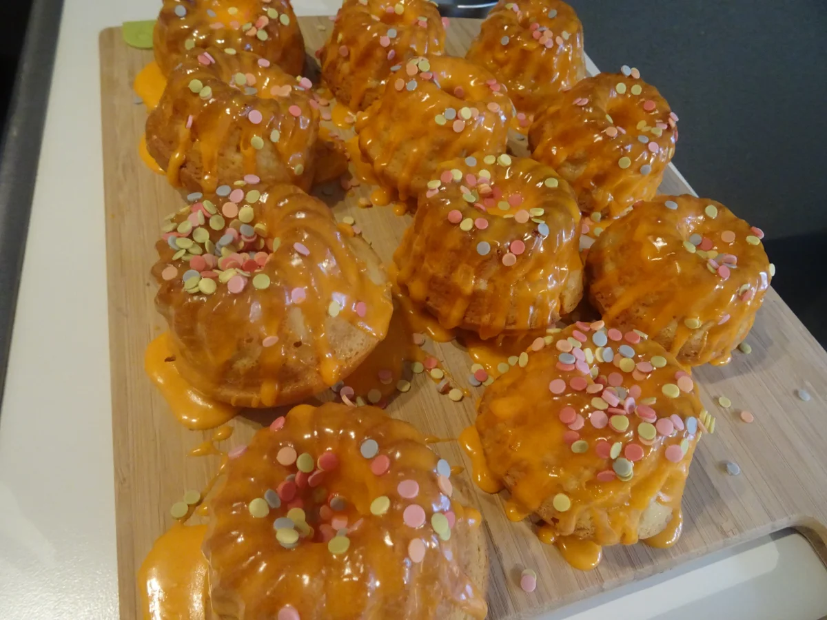 Joghurt-Pfirsich-Küchlein - Rezept - Bild Nr. 3