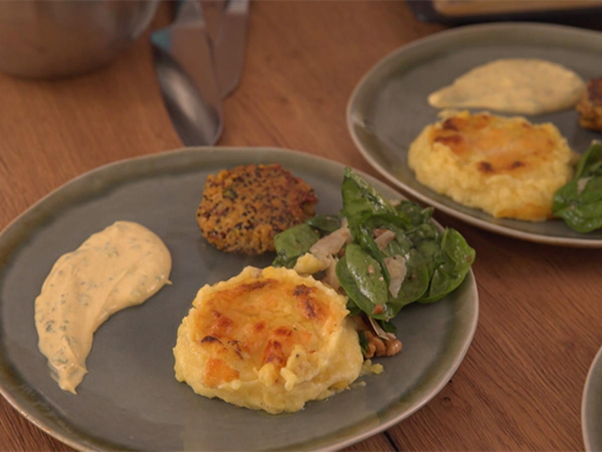 Quinoa-Frikadelle mit Senfdip und gebackenem Kartoffelstampf - Rezept ...