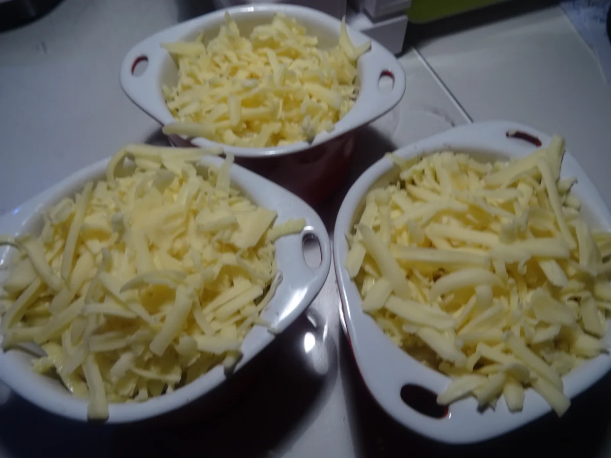 Wildschweinlachs im Schinkenmantel mit Preiselbeer-Soße und Kartoffel-Auflauf - Rezept - Bild Nr. 5