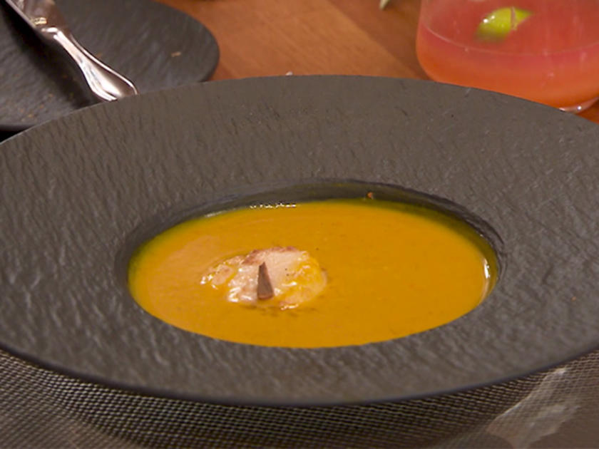 Kürbissuppe mit gebratenen Jakobsmuscheln - Rezept - kochbar.de