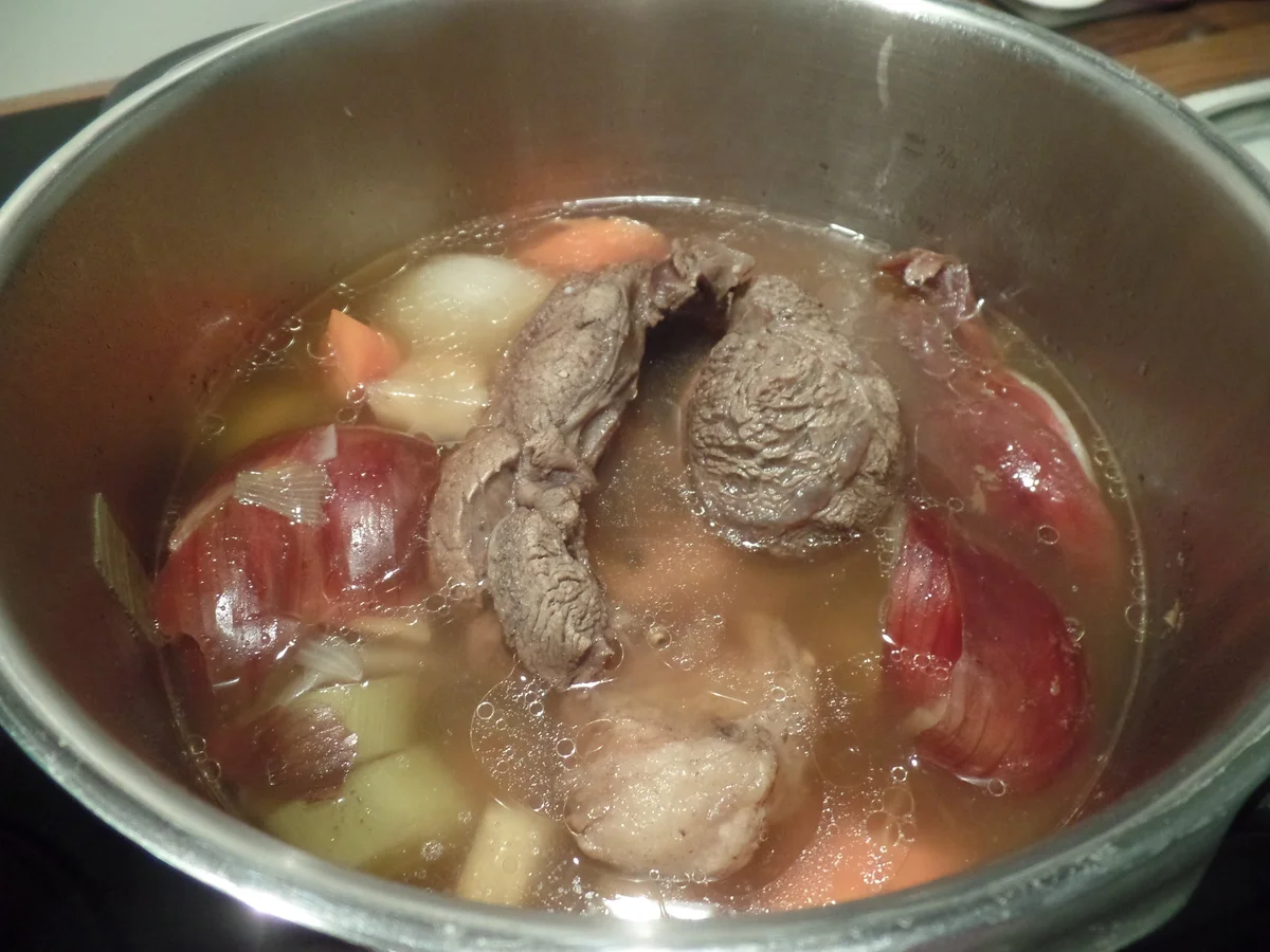 Zwiebel-Paprika-Suppe - Rezept - Bild Nr. 9933