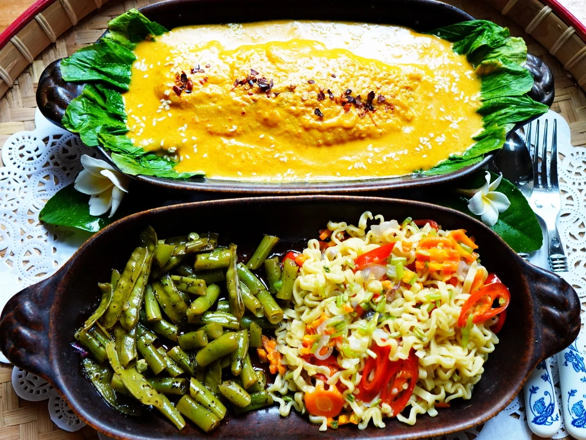 Rezept: Bunte gebratene Nudeln auf 'Tanah Lot' Art Bild Nr. 5 Bunte gebratene Nudeln auf 'Tanah Lot' Art - Rezept - Bild Nr. 5