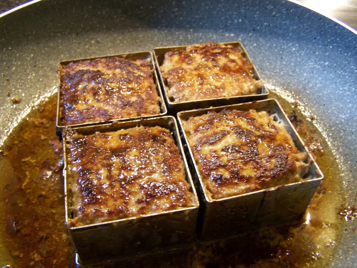 Dobbelsteintjes vom Hackfleisch - Rezept - Bild Nr. 8