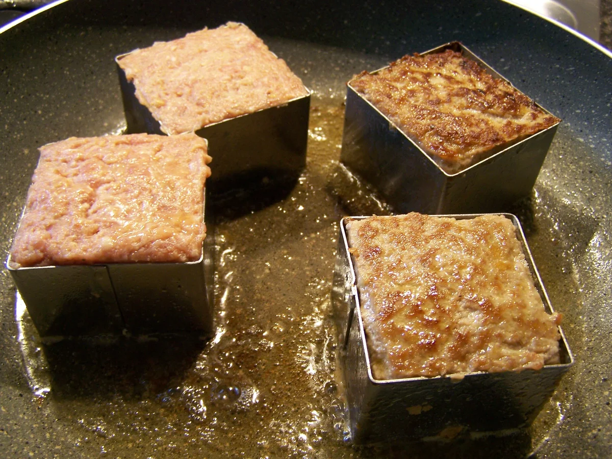 Dobbelsteintjes vom Hackfleisch - Rezept - Bild Nr. 6