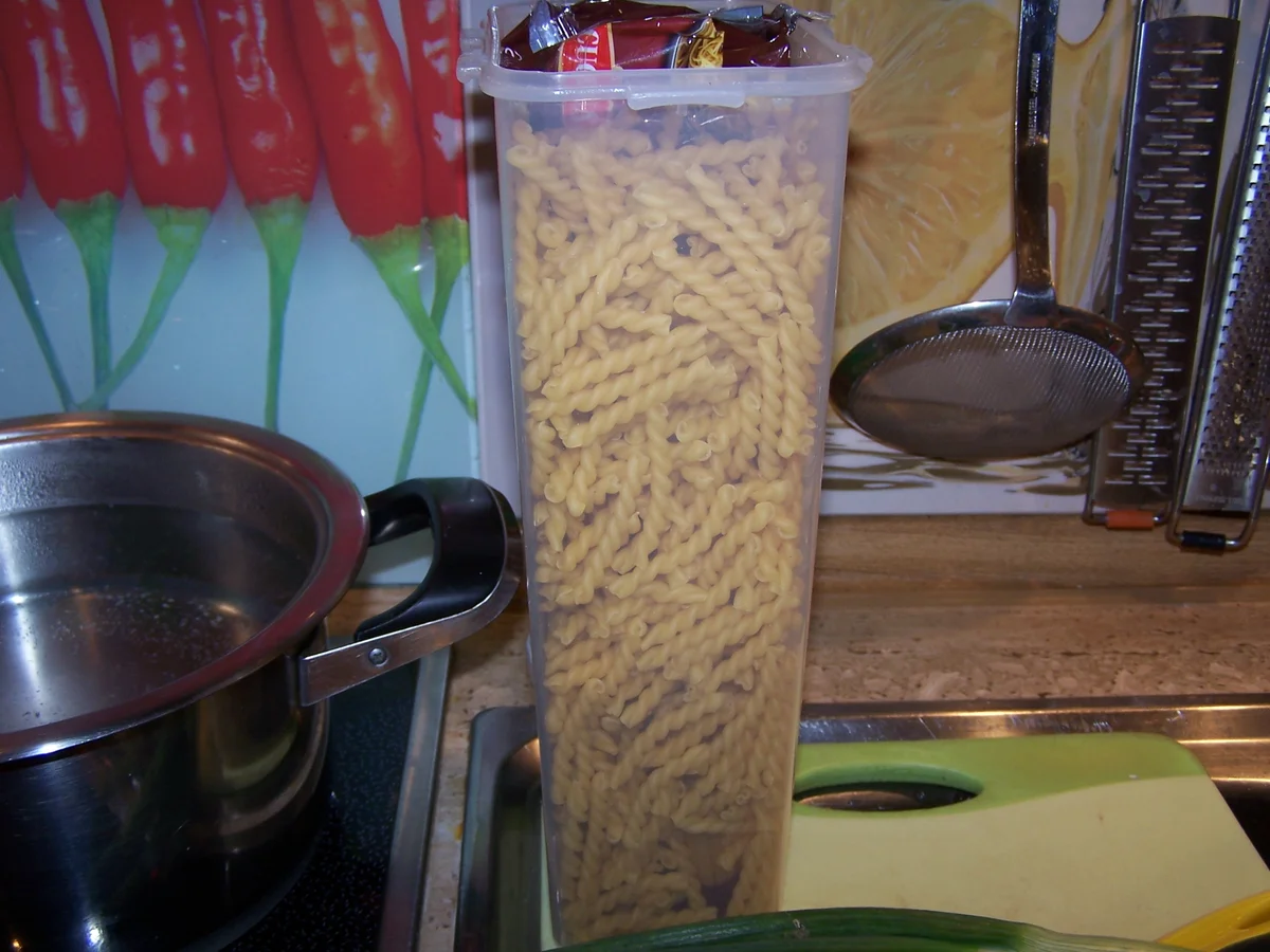 Rezept: Lachs-Gemüse-Nudel Pfanne Bild Nr. 9936 Lachs-Gemüse-Nudel Pfanne - Rezept - Bild Nr. 9936