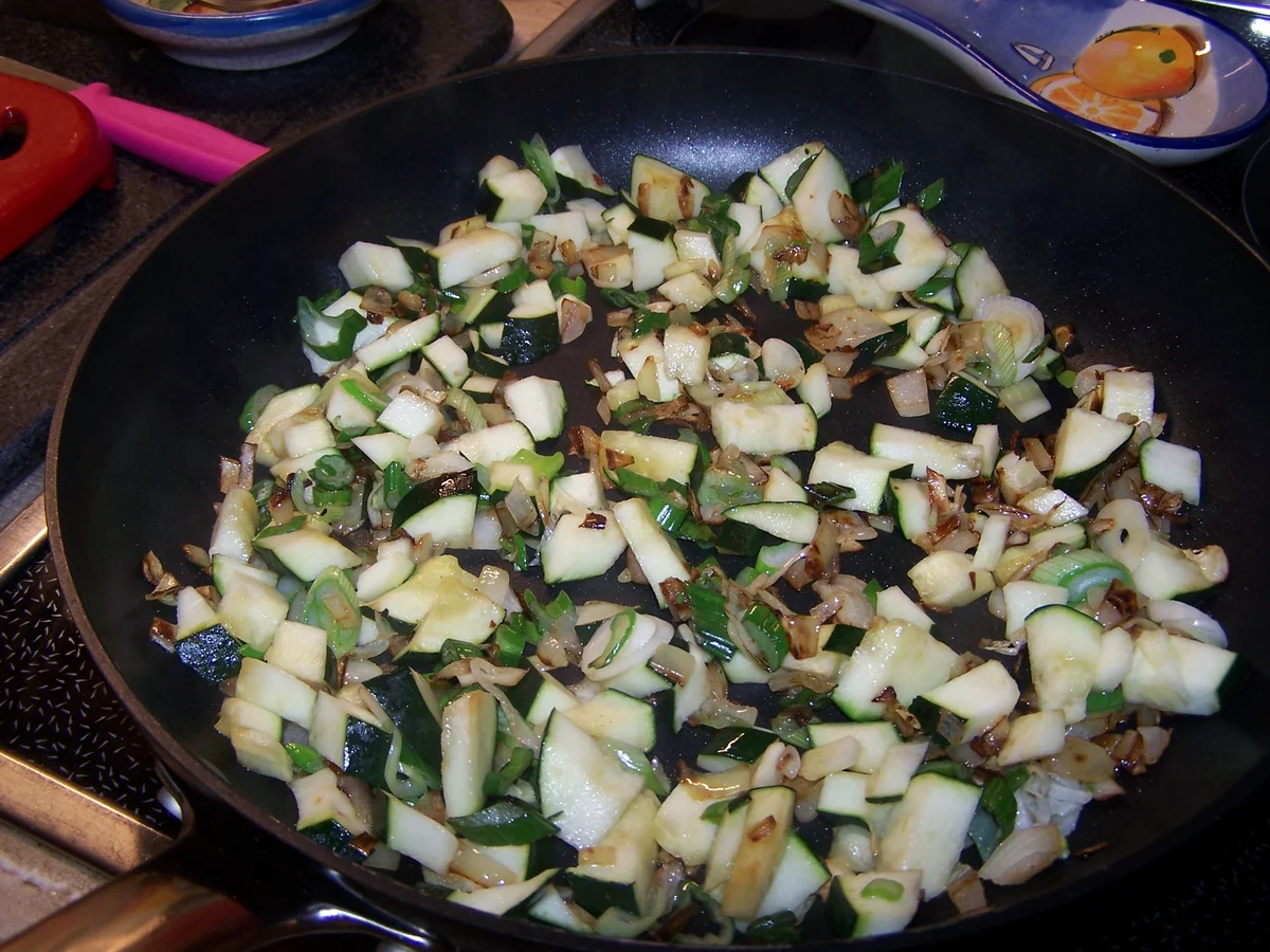 Rezept: Lachs-Gemüse-Nudel Pfanne Bild Nr. 9941 Lachs-Gemüse-Nudel Pfanne - Rezept - Bild Nr. 9941