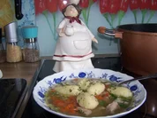 Hühnerbrühe mit Einlage Grießnockerln - Rezept - Bild Nr. 9934