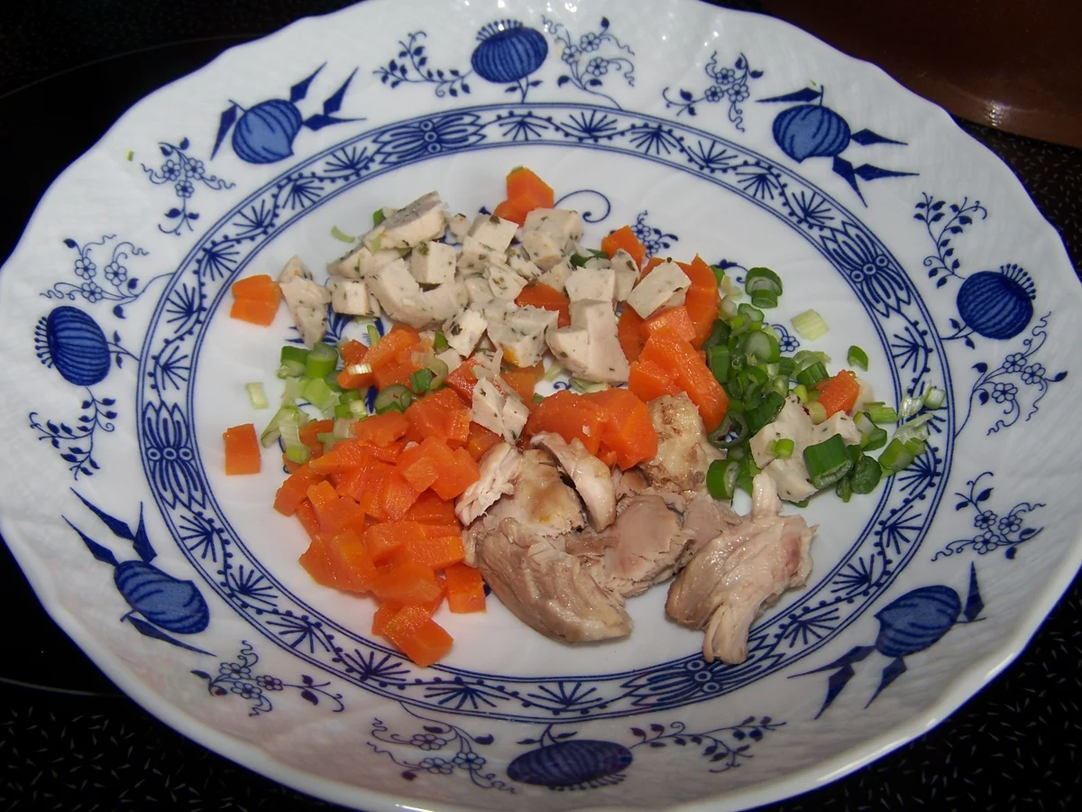 Hühnerbrühe mit Einlage Grießnockerln - Rezept - Bild Nr. 9936