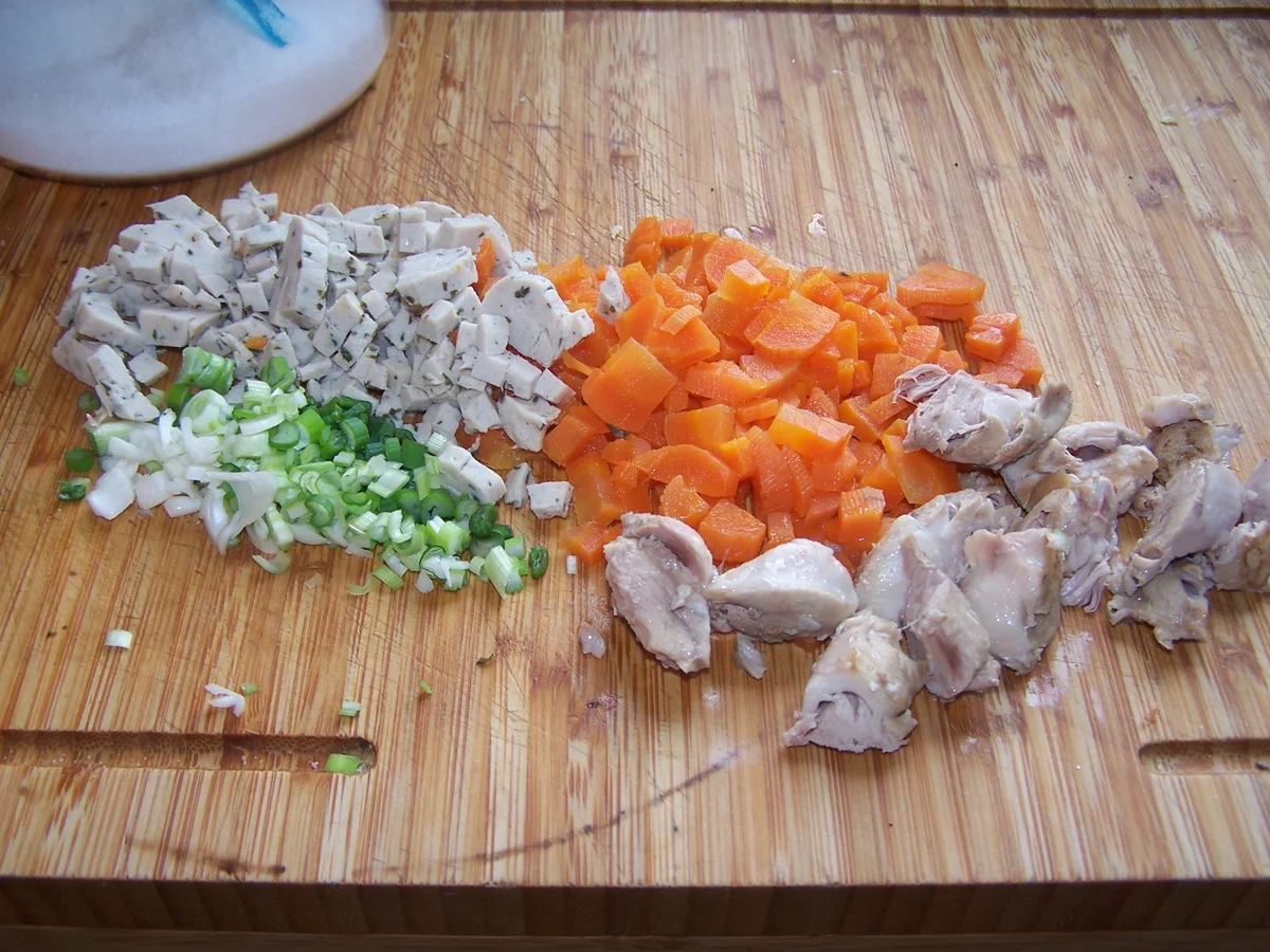 Hühnerbrühe mit Einlage Grießnockerln - Rezept - Bild Nr. 9937