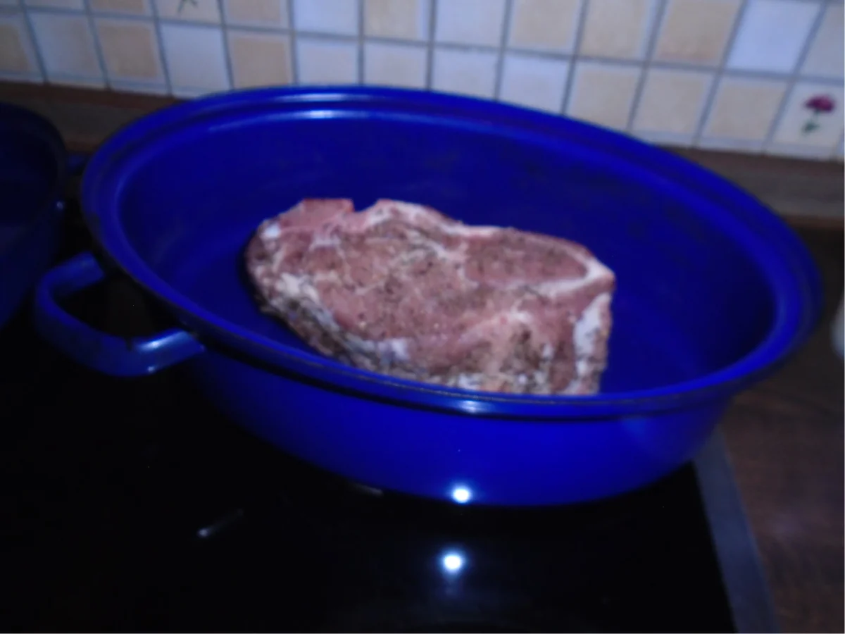 Rezept: Schweinenackenbraten mit Brokkoli und Kartoffeln Bild Nr. 5 Schweinenackenbraten mit Brokkoli und Kartoffeln - Rezept - Bild Nr. 5