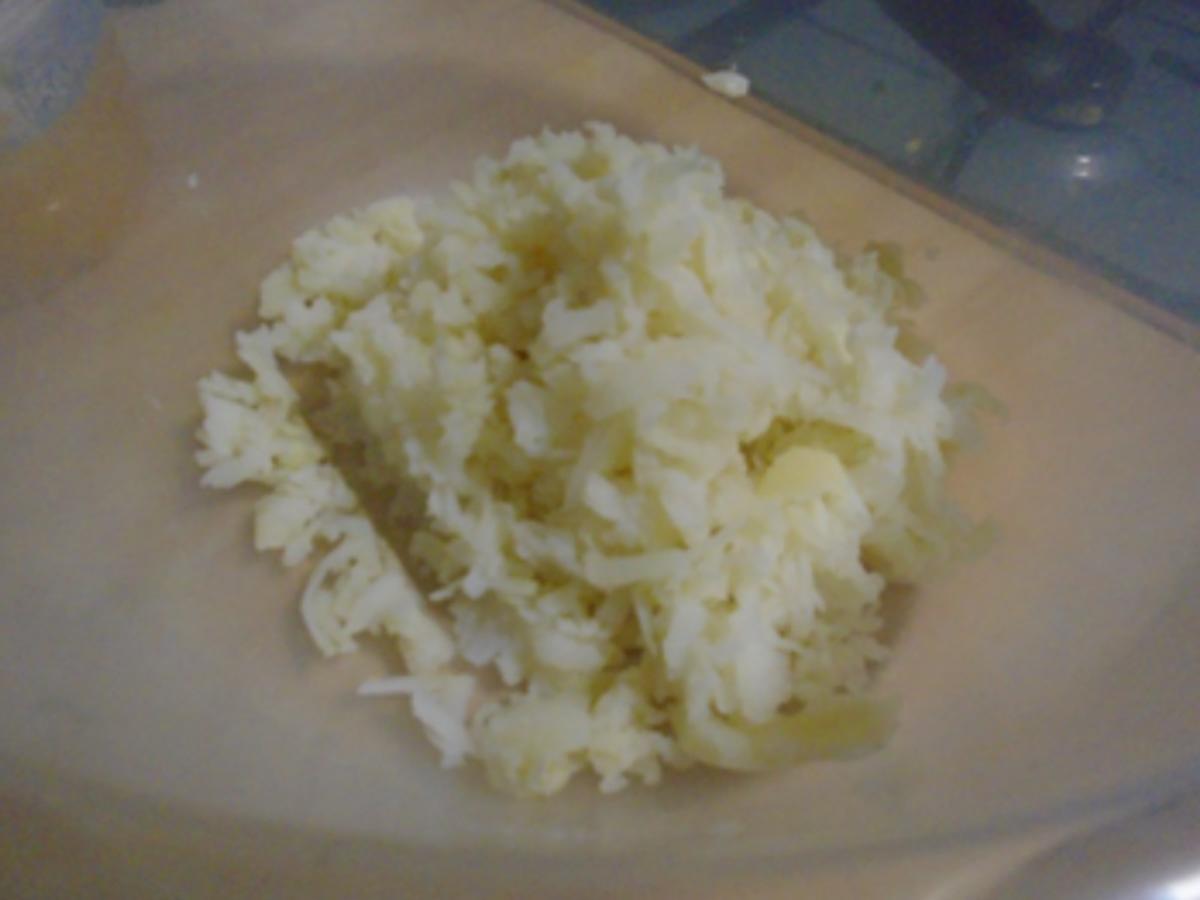 Kartoffel-Rindfleisch-Buletten mit Petersilien-Sauce, Blumenkohl und Drillingen - Rezept - Bild Nr. 6