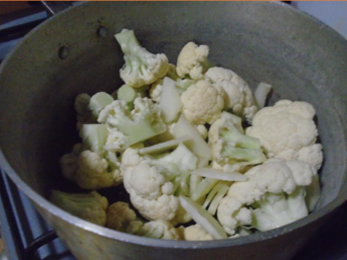 Kartoffel-Rindfleisch-Buletten mit Petersilien-Sauce, Blumenkohl und Drillingen - Rezept - Bild Nr. 22