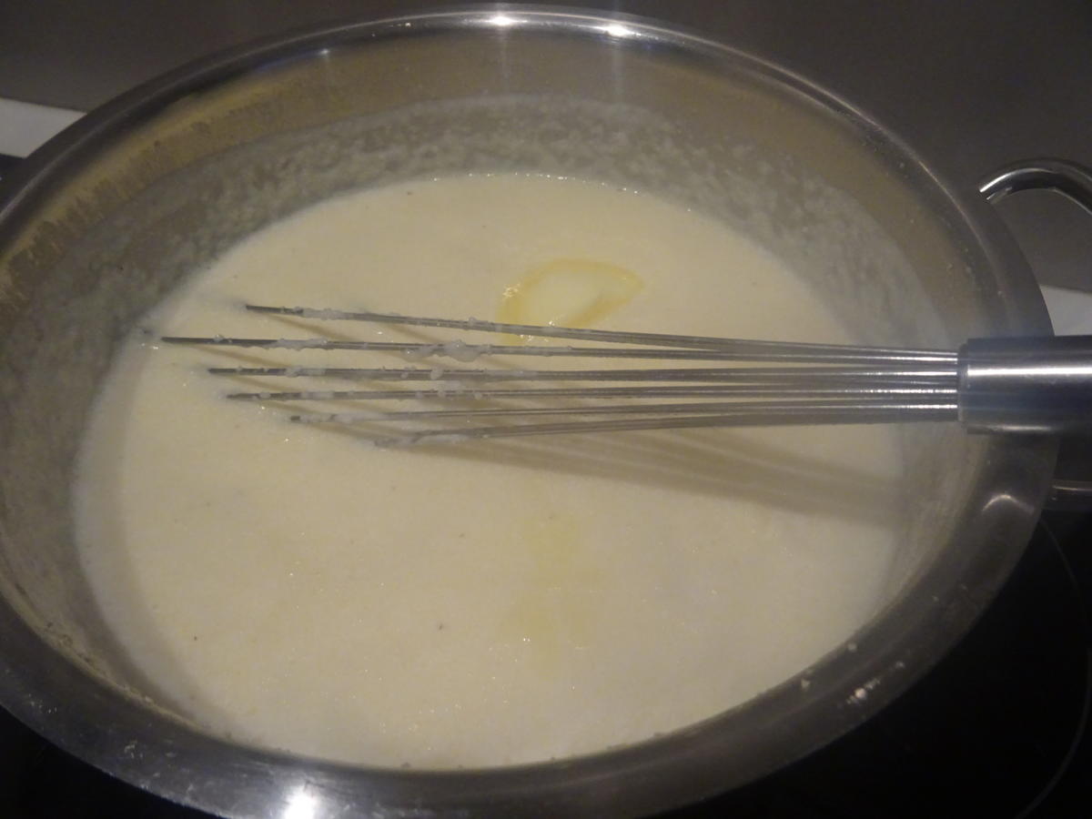 Hühnerbrust-Filet gefüllt, im Parmesan-Mantel, cremiger Polenta und Pilz-Topping - Rezept - Bild Nr. 3