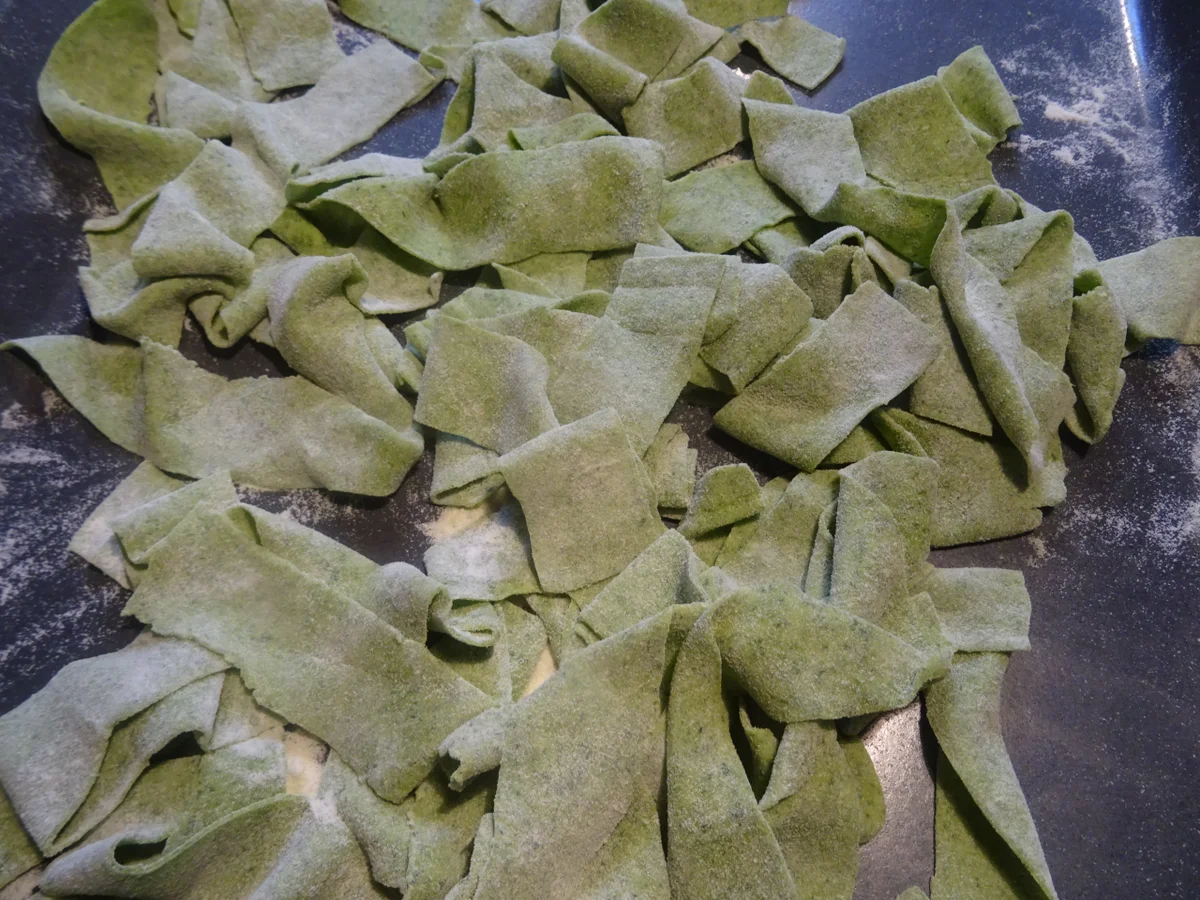 Mediterrane Fisch-Pfanne mit Spinat-Pappardelle - Rezept - Bild Nr. 8