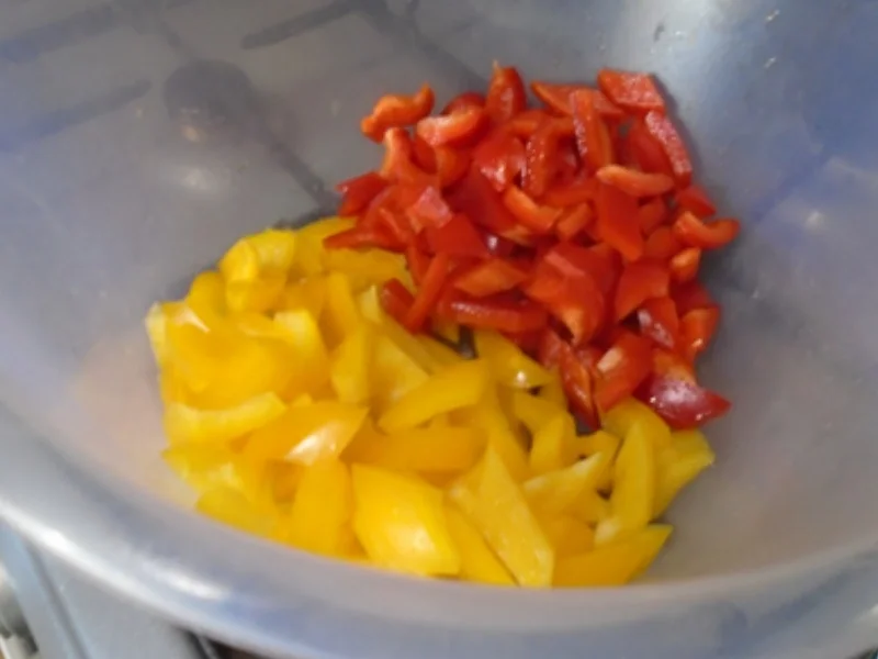 Gelber Reis mit Hähnchenbrustfilet und Gemüsemix - Rezept - Bild Nr. 9952