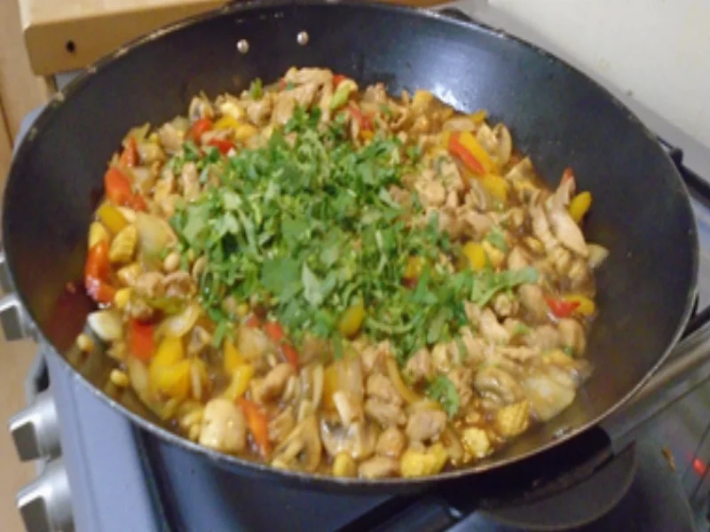 Gelber Reis mit Hähnchenbrustfilet und Gemüsemix - Rezept - Bild Nr. 9967