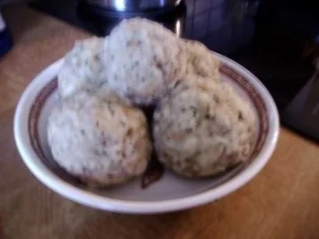 Rezept: Wiener Semmelknödel Wiener Semmelknödel - Rezept