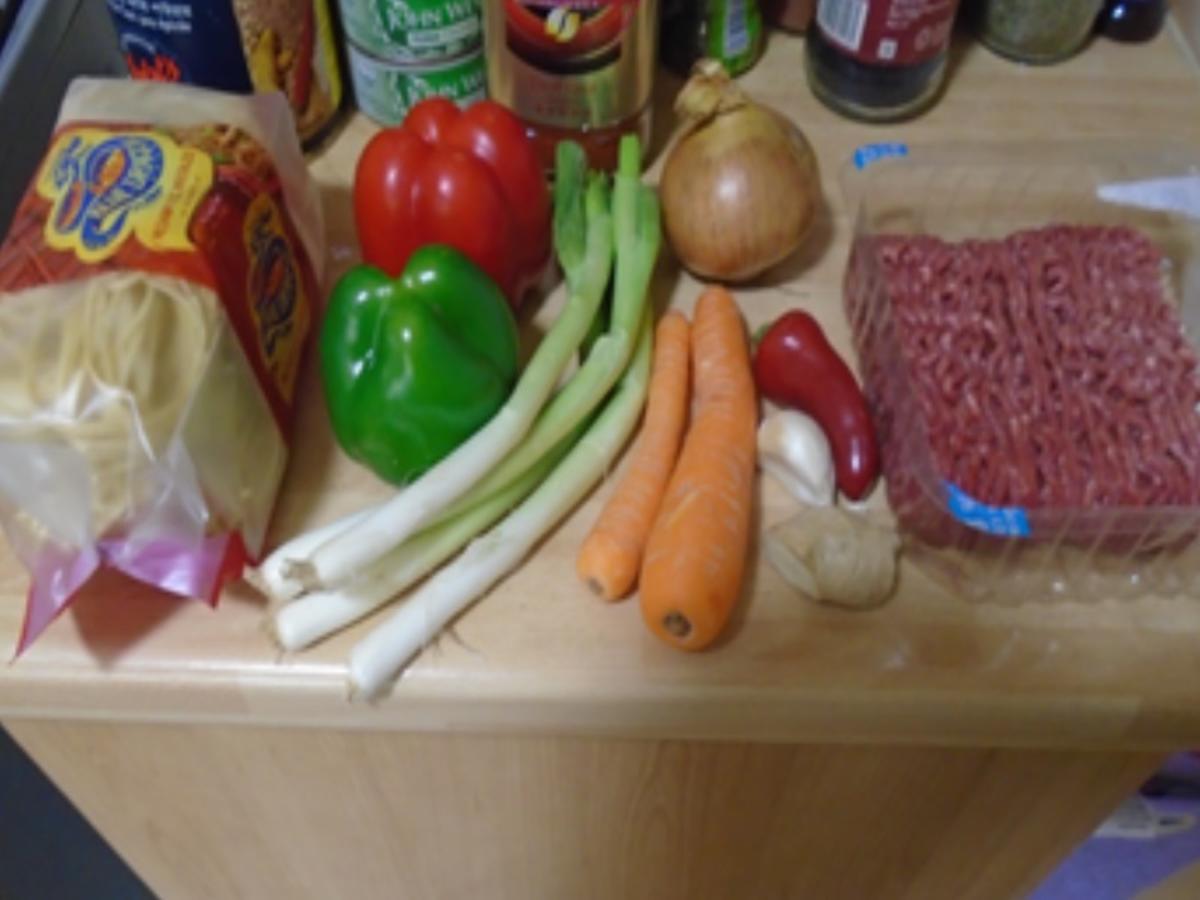 Mie-Nudeln mit Hackfleisch und Gemüse - Rezept - Bild Nr. 3