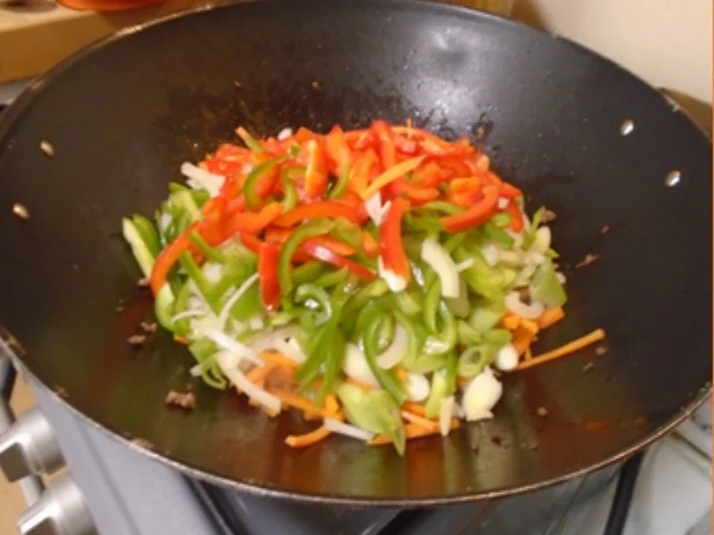 Mie-Nudeln mit Hackfleisch und Gemüse - Rezept - Bild Nr. 15