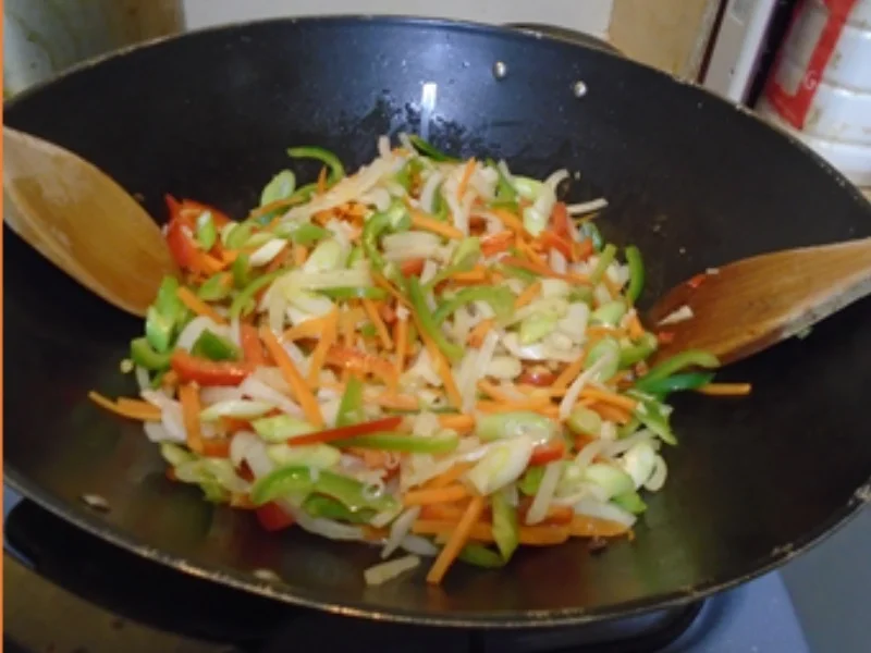 Mie-Nudeln mit Hackfleisch und Gemüse - Rezept - Bild Nr. 16