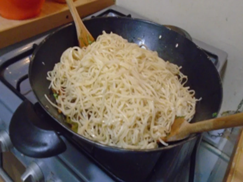 Mie-Nudeln mit Hackfleisch und Gemüse - Rezept - Bild Nr. 21