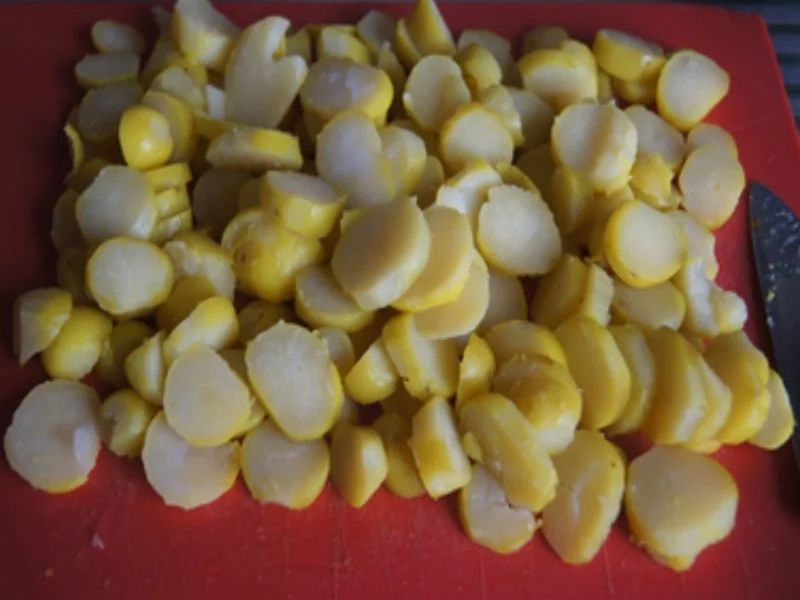 Matjesfilets mit Zwiebelringen, herzhaften Bratkartoffeln und Rote Bete - Rezept - Bild Nr. 6