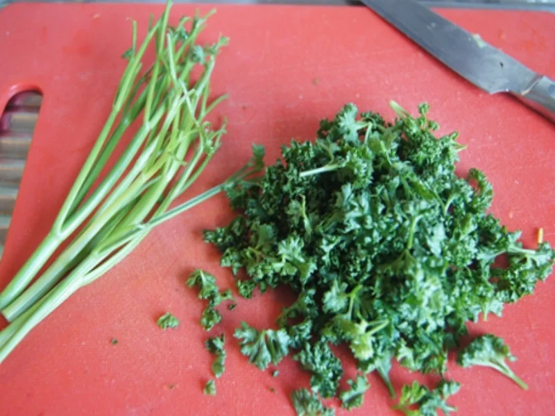 Rezept: Rindfleischsuppe mit Beinscheibe, Markknochen, Gemüse und Leberknödel Bild Nr. 13 Rindfleischsuppe mit Beinscheibe, Markknochen, Gemüse und Leberknödel - Rezept - Bild Nr. 13