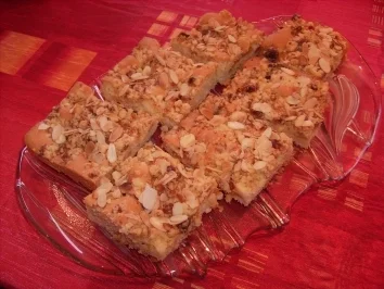 Aprikosen-Marzipan-Streuselkuchen - Rezept