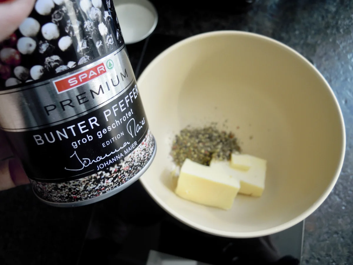 Rezept: Welsfilet mit fruchtiger Pfefferbröselkruste Bild Nr. 9955 Welsfilet mit fruchtiger Pfefferbröselkruste - Rezept - Bild Nr. 9955