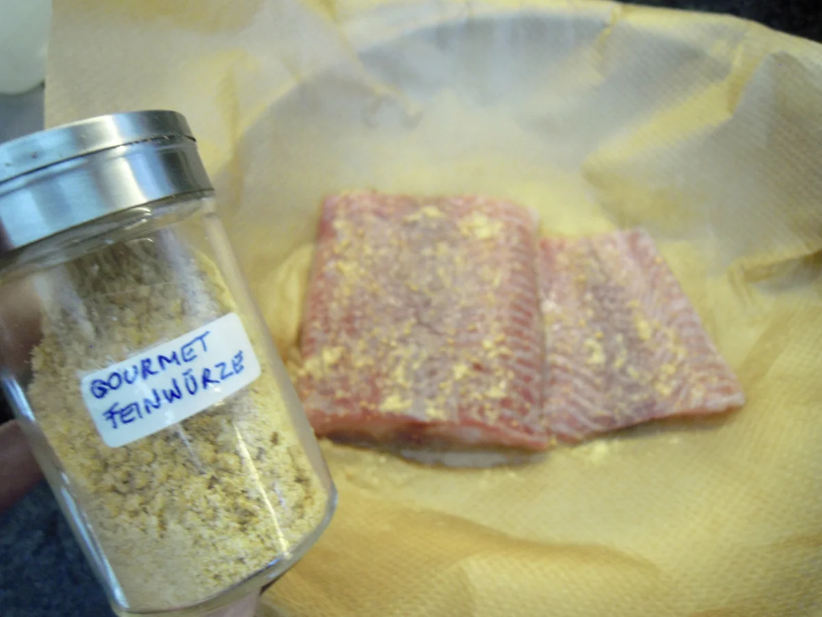 Rezept: Welsfilet mit fruchtiger Pfefferbröselkruste Bild Nr. 9966 Welsfilet mit fruchtiger Pfefferbröselkruste - Rezept - Bild Nr. 9966