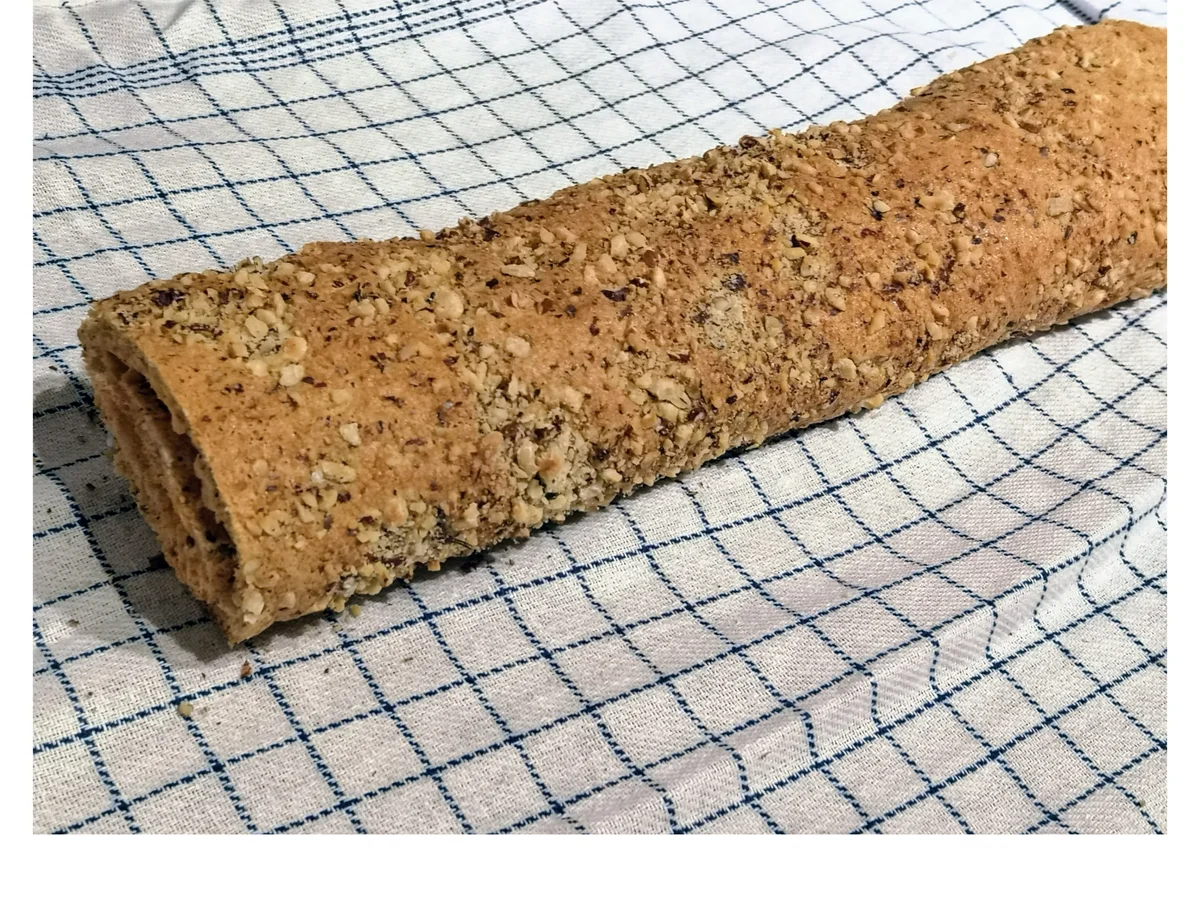 Rezept: BiNe` S NUSSROLLE MIT HIMBEERCREME Bild Nr. 5 BiNe` S NUSSROLLE MIT HIMBEERCREME - Rezept - Bild Nr. 5