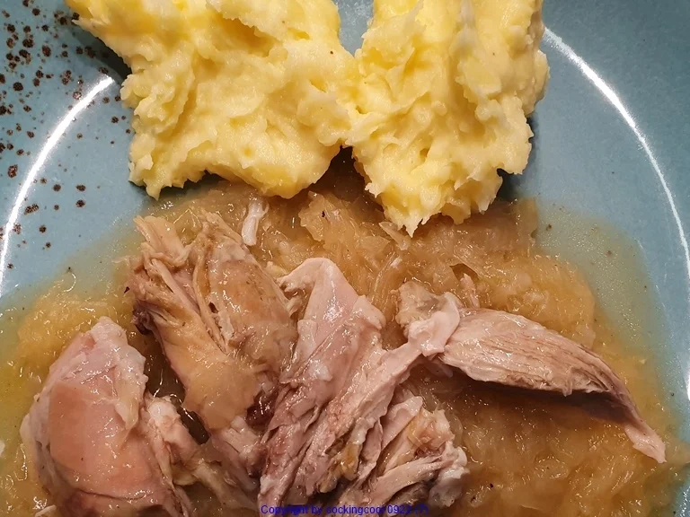 Eisbein mit Sauerkraut und Kartoffelstampf - Rezept - Bild Nr. 2