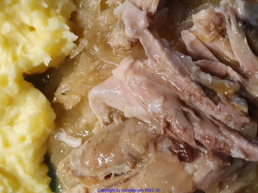 Eisbein mit Sauerkraut und Kartoffelstampf - Rezept