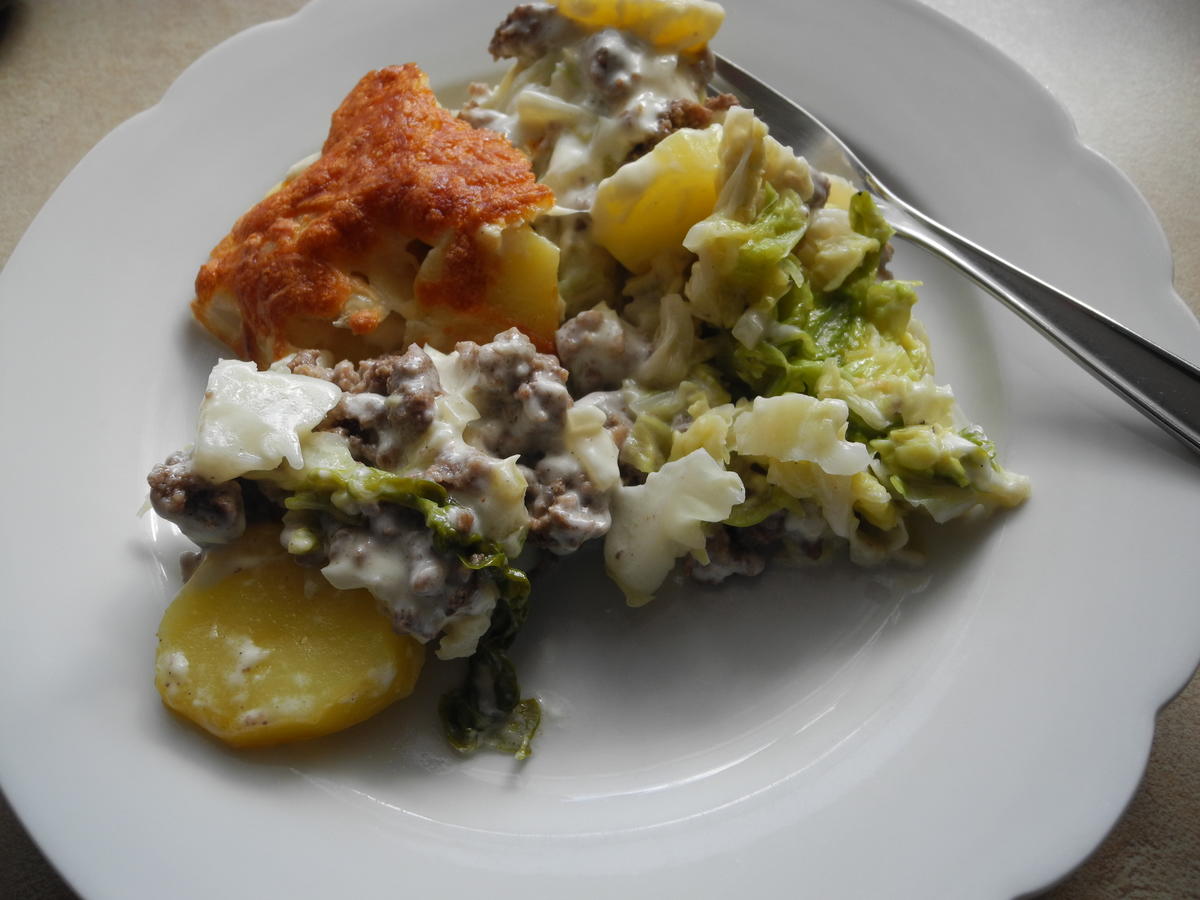 Wirsing Kartoffel Auflauf mit Hackfleisch und Reibekäse - einfach - von ... Wirsing Kartoffel Auflauf mit Hackfleisch und Reibekäse - einfach - von ...