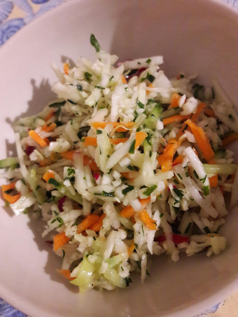 Gemüsesalat - Rezept mit Bild - kochbar.de