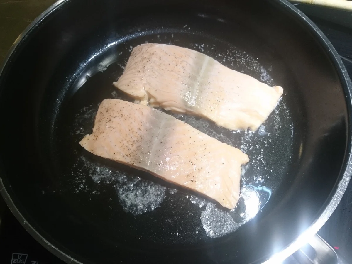 Lachsfilet auf cremigem Grünkohl - Rezept - Bild Nr. 8