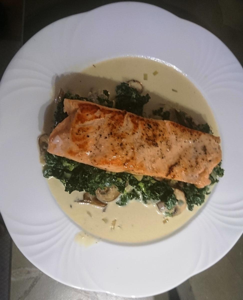 Lachsfilet auf cremigem Grünkohl - Rezept - Bild Nr. 9