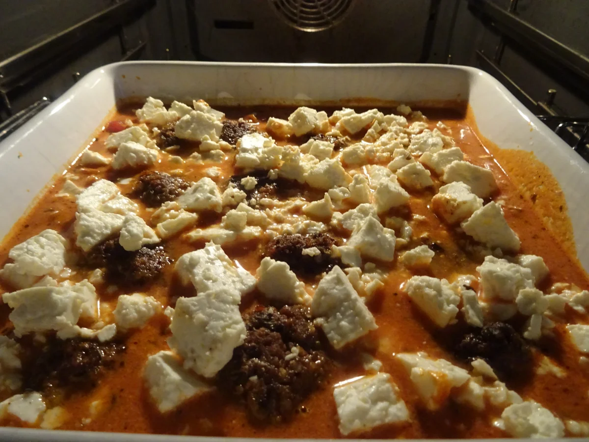 Kritharaki-Auflauf mit Hackbällchen und Feta - Rezept - Bild Nr. 9959