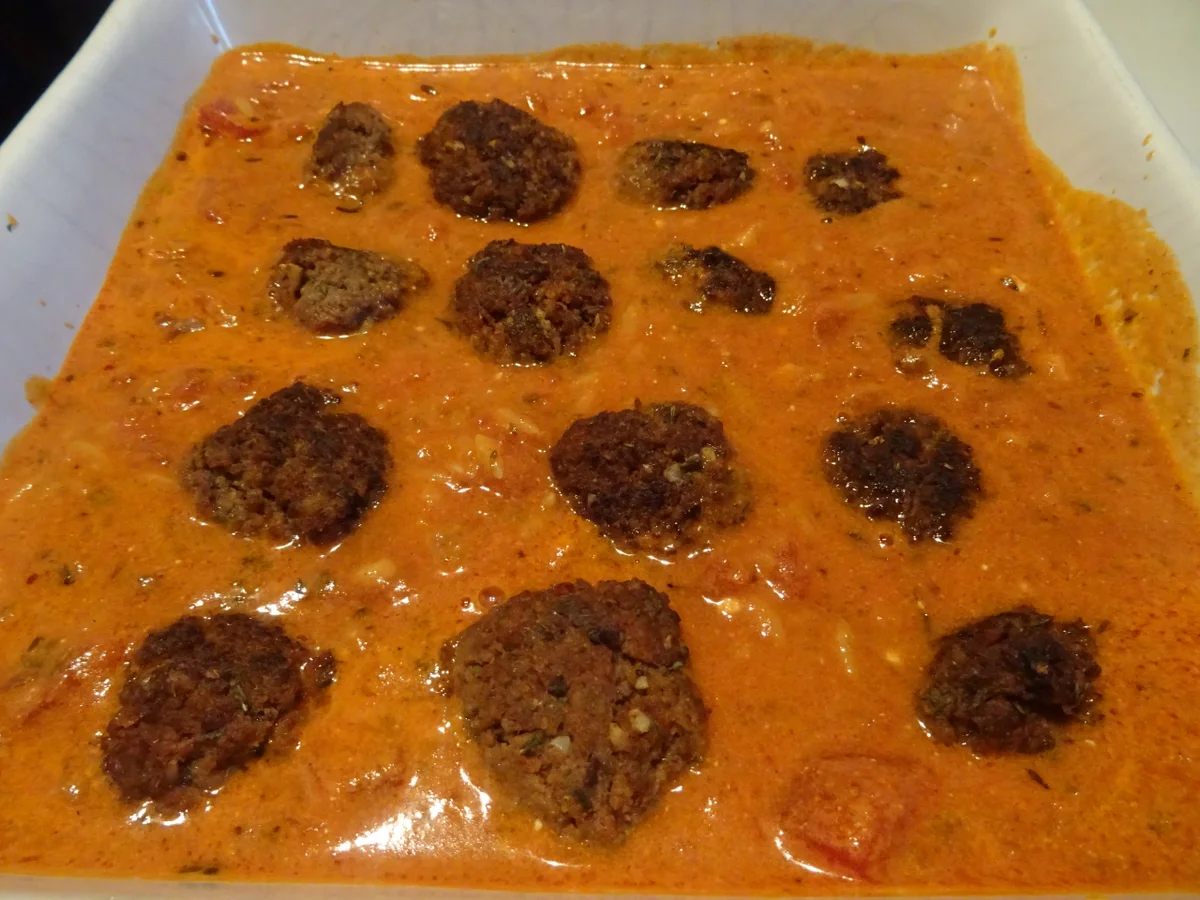 Kritharaki-Auflauf mit Hackbällchen und Feta - Rezept - Bild Nr. 9960