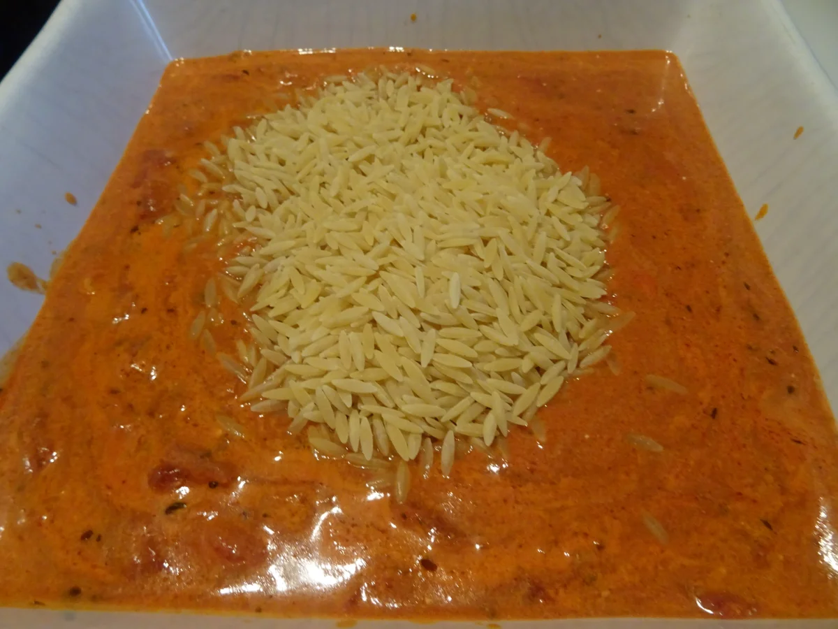 Kritharaki-Auflauf mit Hackbällchen und Feta - Rezept - Bild Nr. 9961