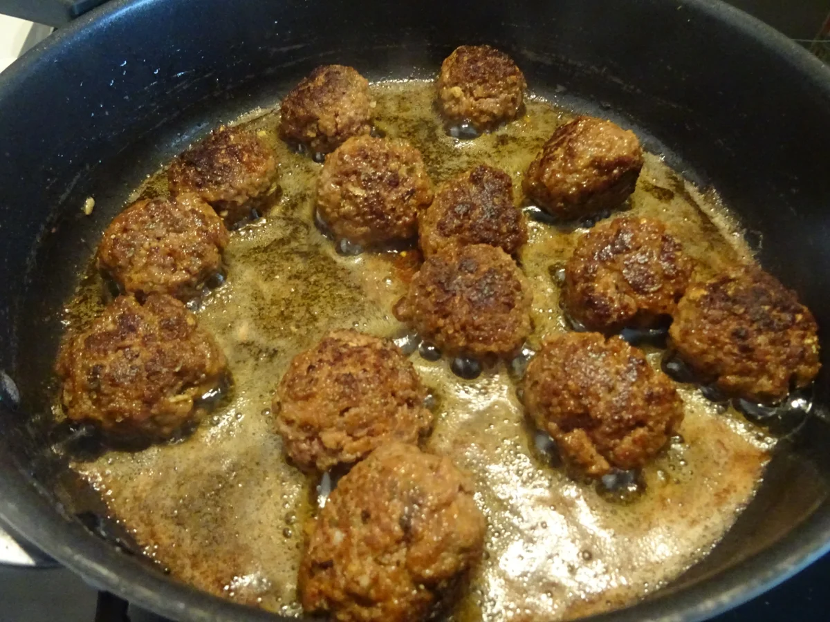 Kritharaki-Auflauf mit Hackbällchen und Feta - Rezept - Bild Nr. 9963