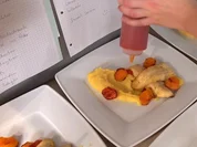 Wolfsbarschfilet auf Orangen-Kartoffelpüree mit Kürbis und Paprikamarmelade - Rezept - Bild Nr. 2