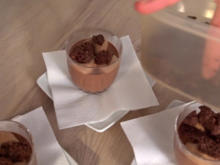 Sternanis-Schokoladen-Mousse mit Passionsfruchtcreme und Schokocrumble - Rezept - Bild Nr. 2