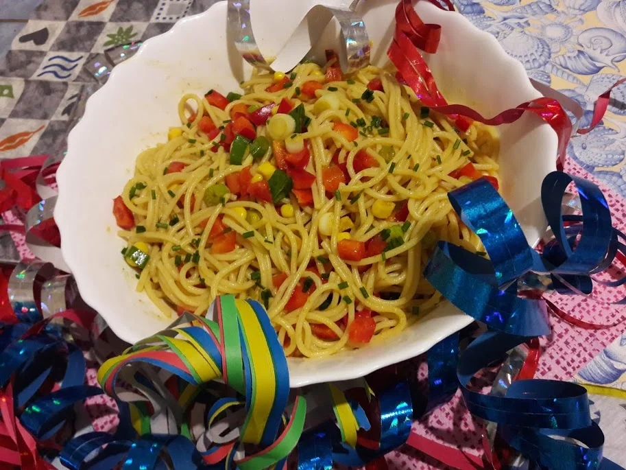 Rezept: Spaghettisalat Bild Nr. 18 Spaghettisalat - Rezept - Bild Nr. 18