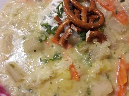 Rezept: Kohlrabi-Eintopf mit Käse und Brezel Bild Nr. 3 Kohlrabi-Eintopf mit Käse und Brezel - Rezept - Bild Nr. 3