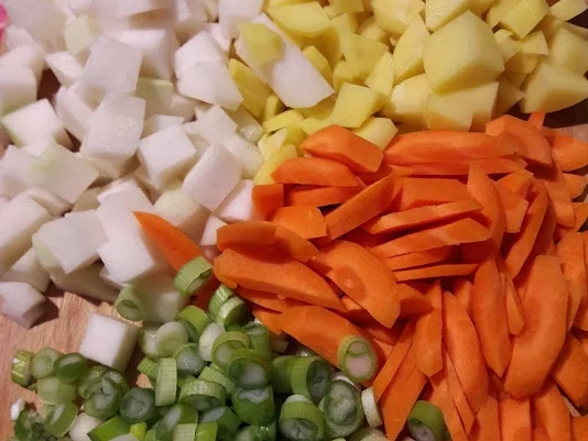 Rezept: Kohlrabi-Eintopf mit Käse und Brezel Bild Nr. 5 Kohlrabi-Eintopf mit Käse und Brezel - Rezept - Bild Nr. 5